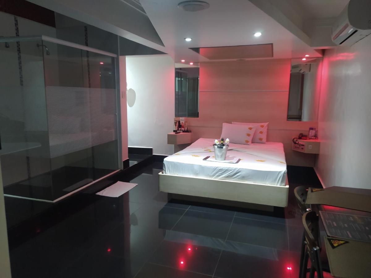 Motel La Folia Ribeirao Preto Bagian luar foto