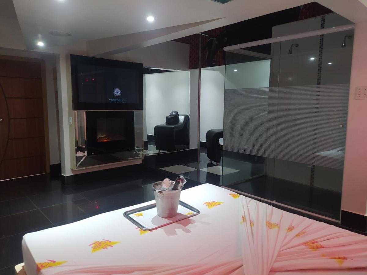 Motel La Folia Ribeirao Preto Bagian luar foto