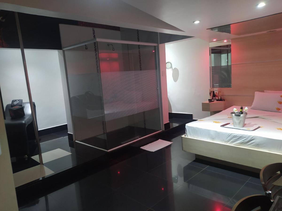 Motel La Folia Ribeirao Preto Bagian luar foto