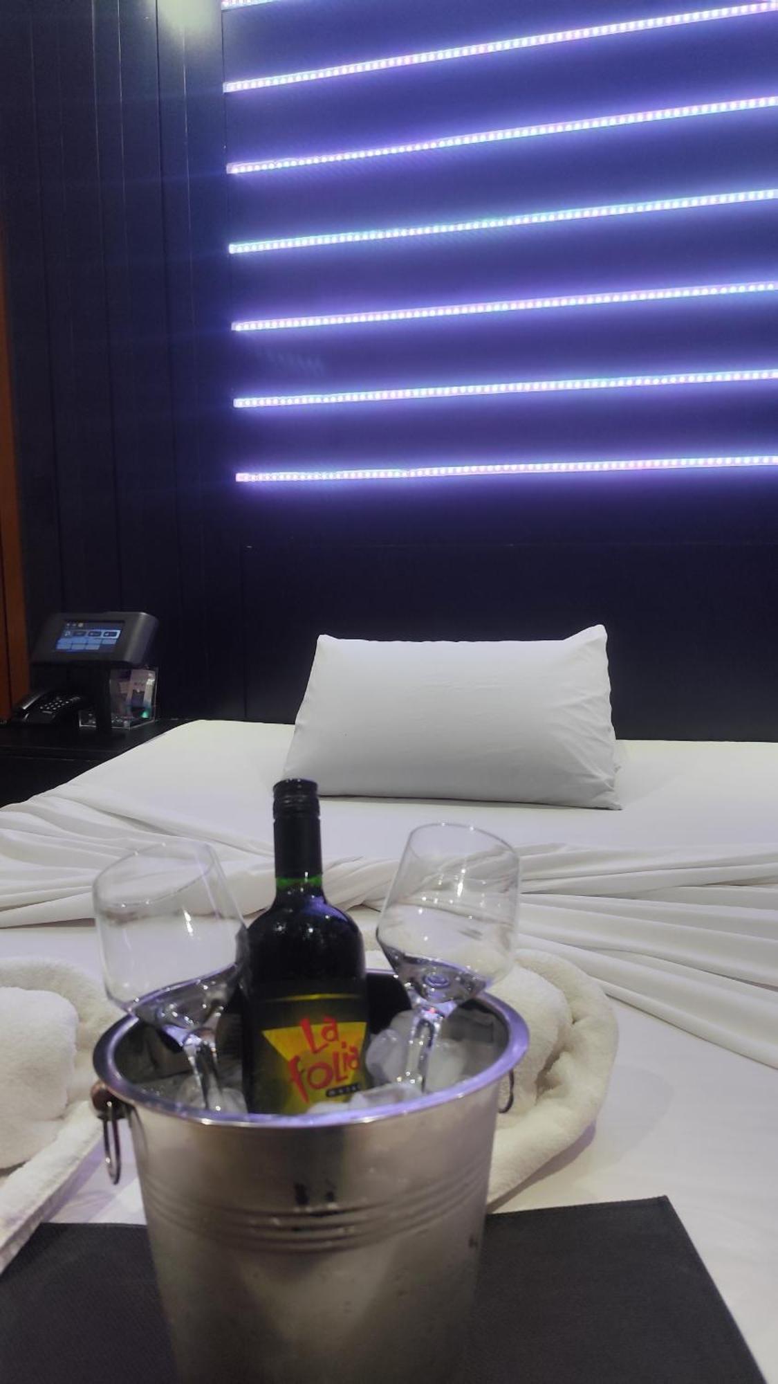 Motel La Folia Ribeirao Preto Bagian luar foto