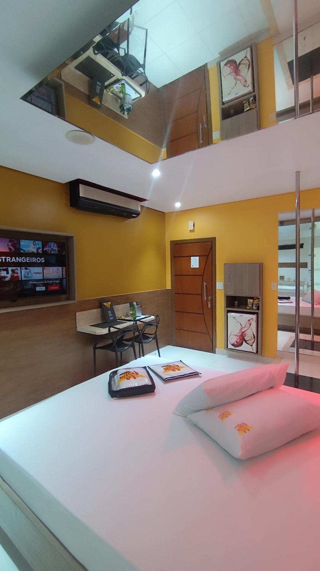 Motel La Folia Ribeirao Preto Bagian luar foto